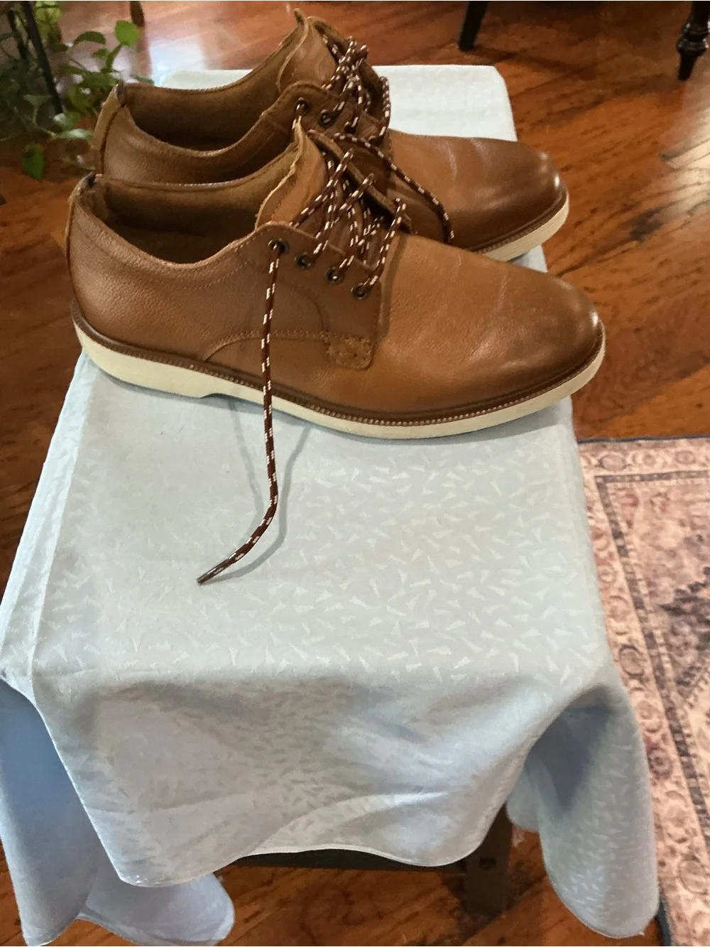 Florsheim Tan-Brown Leather Oxford style leather